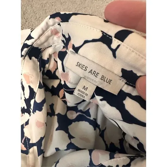 Skies are Blue Floral Navy White Blouse Medium - Picture 6 of 6